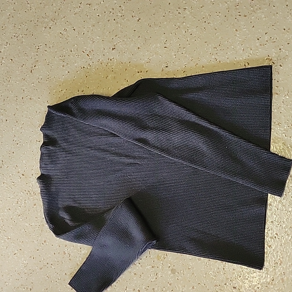 Sweater - Picture 3 of 3